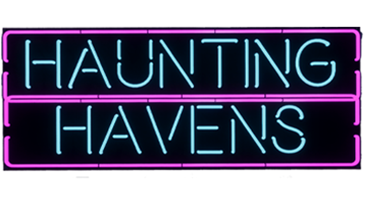 Haunting Havens 游戏截图——公馆场景中的幽灵猎人与魅魔对峙